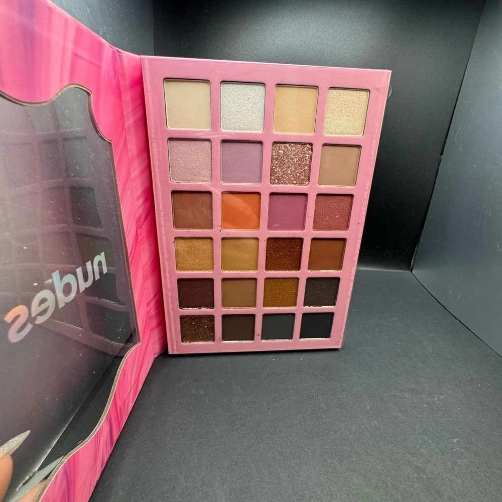 5/$25 NWT Eye Shadow Palette 24 Colors